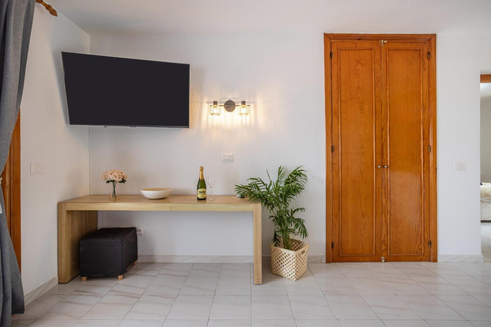 Cozy Port Royal Margot Sunset View Home By Lovetenerife Los Cristianos (Tenerife) Exterior foto